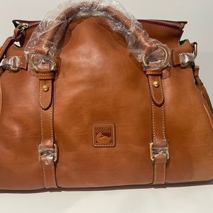 Dooney & Bourke Florentine natural color.. 
new